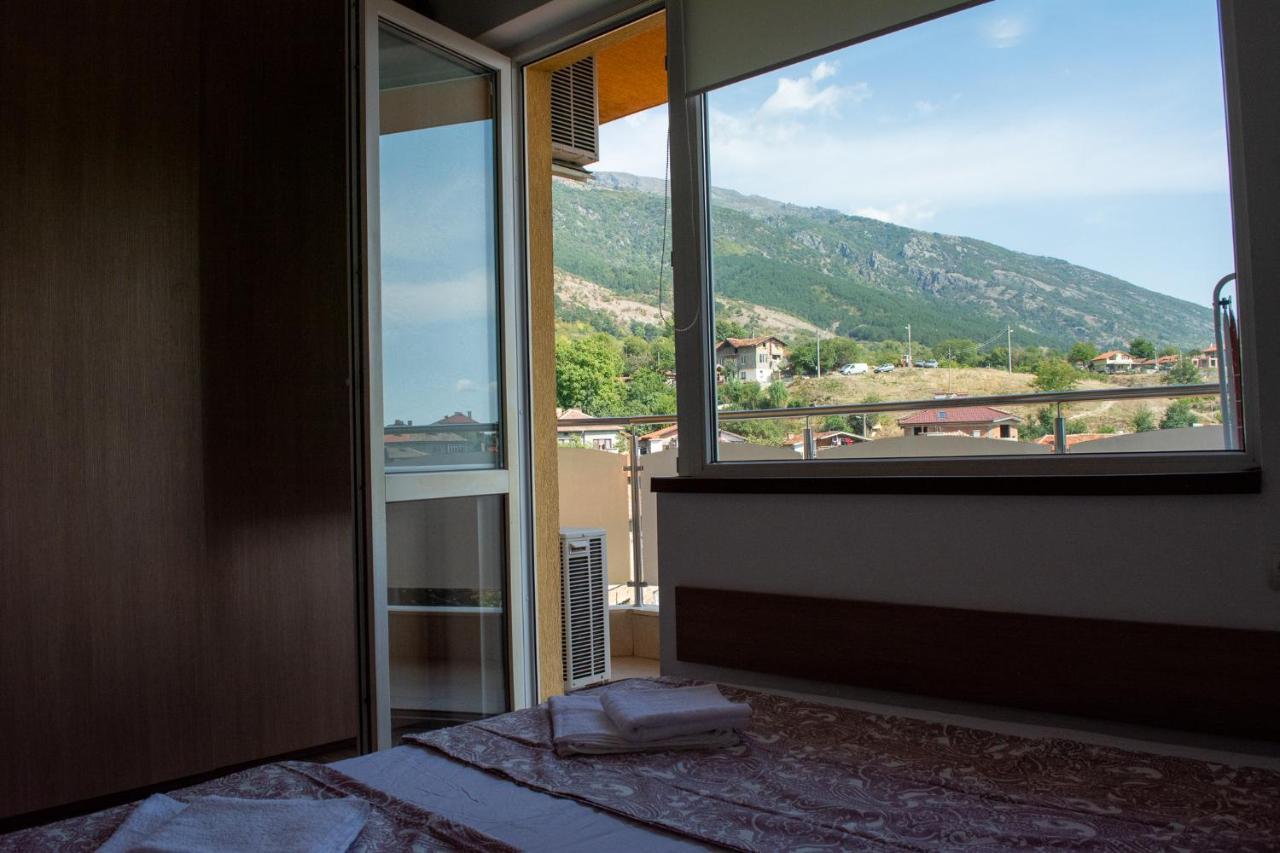 Central Apartment Mountain View Karlovo Exterior photo