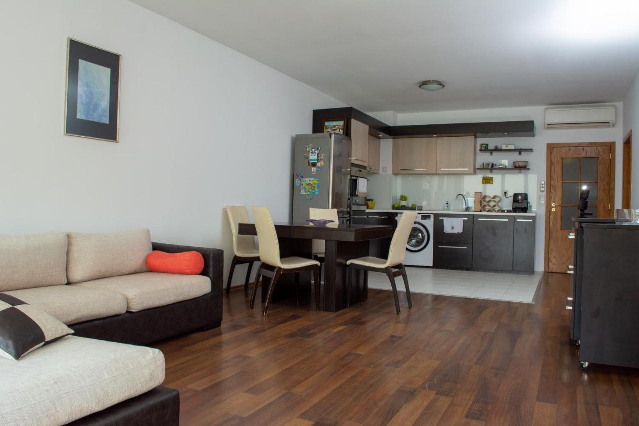 Central Apartment Mountain View Karlovo Exterior photo